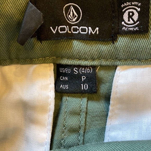 Volcom mini skirt - Picture 2 of 5